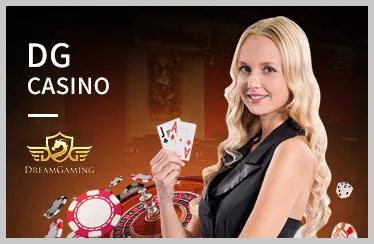 Dealer xinh đẹp chia bài trong sòng bạc trực tiếp VN666